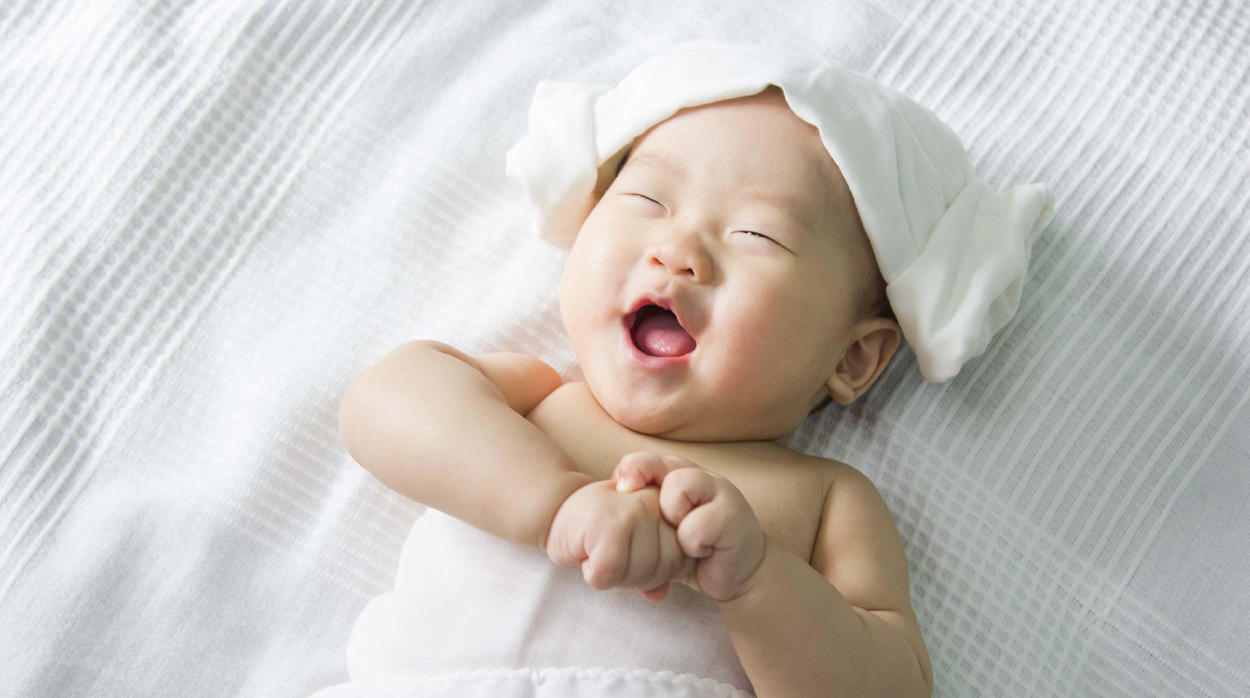 Swaddle Bath Your Newborn for the First 6 Months